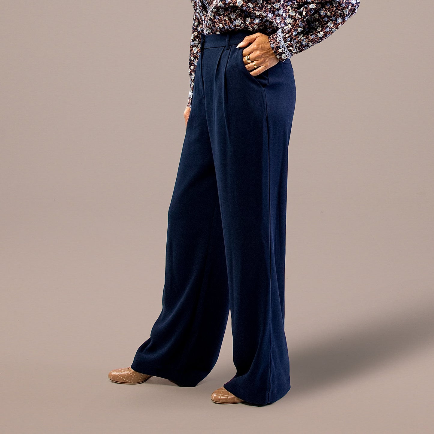 Pleated Wide Leg Pants Navy