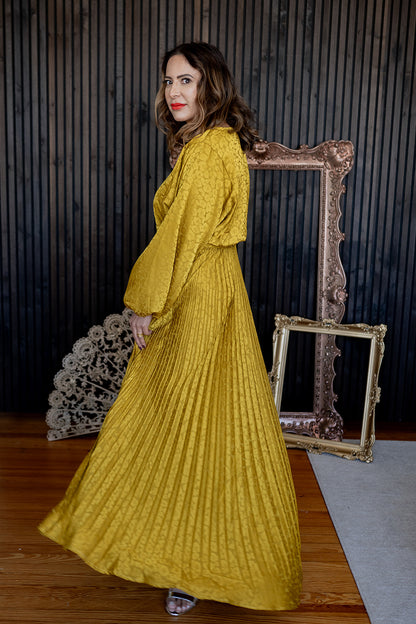 Pleated Bottom Maxi Dress With Dramatic Long Sleeve M / Yellow Pleated Bottom Maxi Dress With Dramatic Long Sleeve M / Yellow